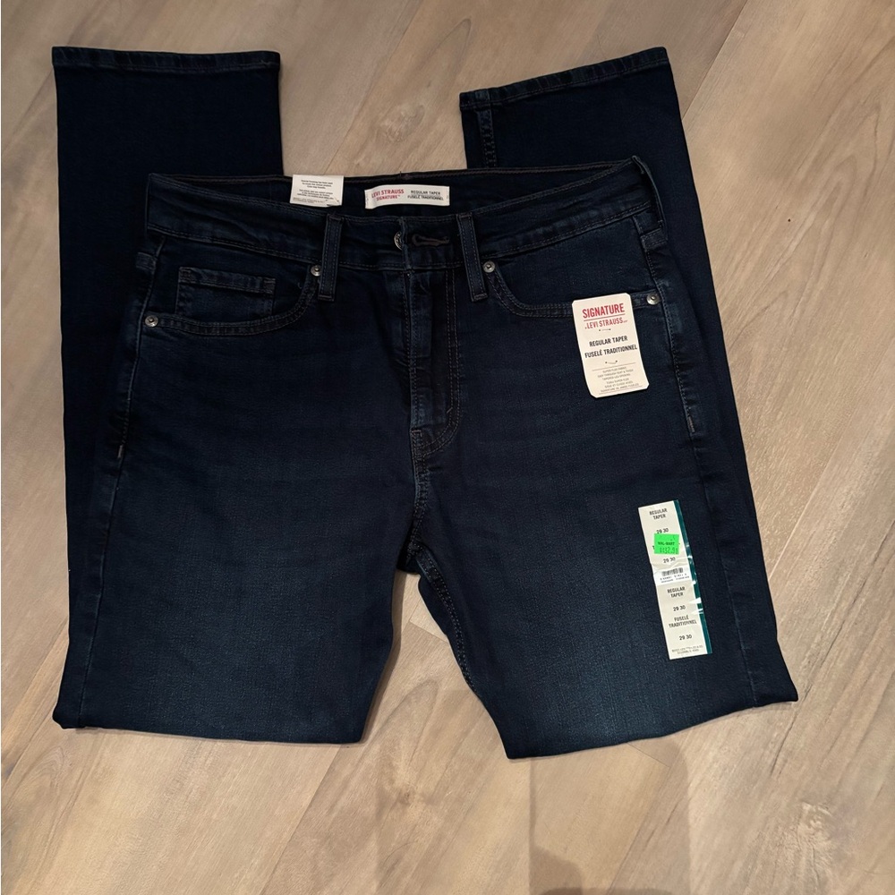 Signature by Levi Strauss Men's Dark Indigo Slim Straight Jeans